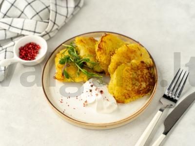 Bulviniai blynai be miltų ir kiaušinių pagrindine nuotrauka