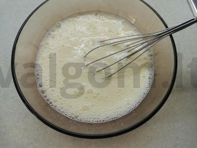 Omletas su kukurūzais, pupelėmis ir rūkyta šonine Žingsnis 3