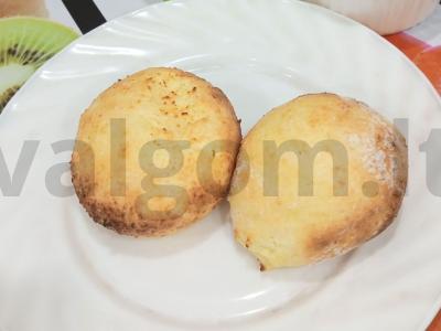 Sūrio blynai oro grilyje pagrindine nuotrauka