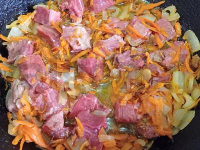 Troškinta jautiena su daržovėmis ir kuskuso garnyru Žingsnis 5