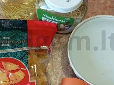 Makaronai su dešra ir sūriu Žingsnis 1