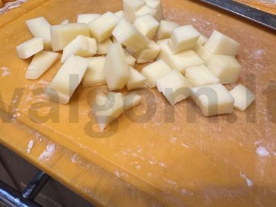 Sluoksniuota tešla su sūriu arbatai Žingsnis 3