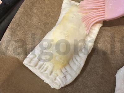 Sluoksniuota tešla su sūriu arbatai Žingsnis 7