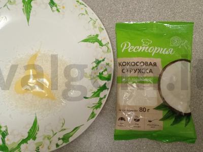 Migdolų ir kokosų drožlių saldainiai Žingsnis 1