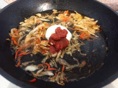 Ryžiai su raugintais kopūstais grietinėje-tomato padaže Žingsnis 3