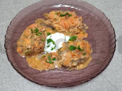 Patingėti kopūstai su jautienos faršu ir žolelėmis pagrindine nuotrauka