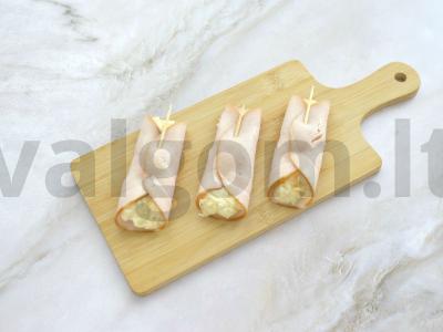 Šoninės ritinėliai su sūriu ir ananasais Žingsnis 5