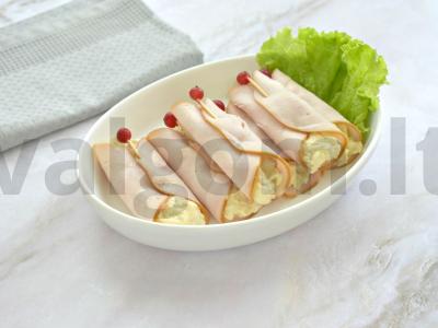 Šoninės ritinėliai su sūriu ir ananasais pagrindine nuotrauka