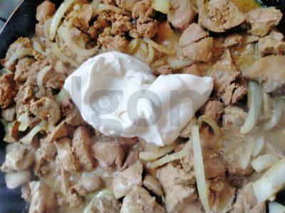 Švelni vištienos kepenėlė grietinės padaže Žingsnis 5