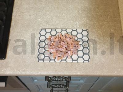 Aštrūs karšti sumuštiniai su marinuotais agurkais Žingsnis 1