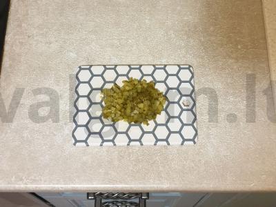 Aštrūs karšti sumuštiniai su marinuotais agurkais Žingsnis 3