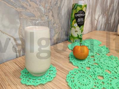 Kokteilis su ledais, obuolių sultimis ir obuoliu Žingsnis 5