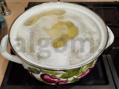 Bulvių košė su pienu per 40 minučių Žingsnis 1