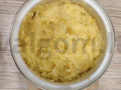 Bulvių košė su pienu per 40 minučių Žingsnis 4