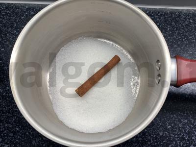 Brusnicų uogienė su cinamonu Žingsnis 1