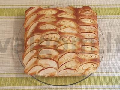 Purūs obuolių pyragas pagrindine nuotrauka