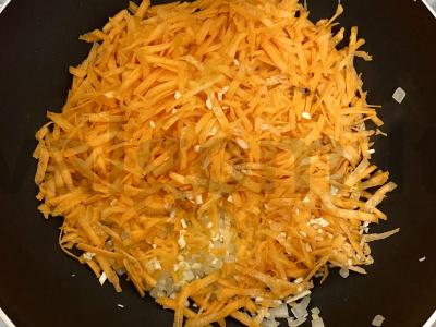 Spagečiai su kalakutiena pomidorų padaže Žingsnis 2