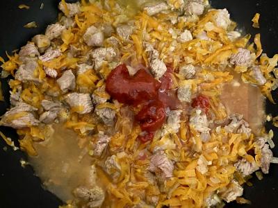 Spagečiai su kalakutiena pomidorų padaže Žingsnis 4