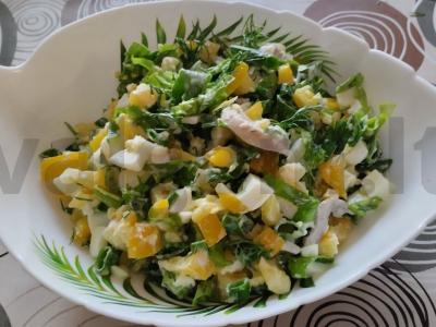 Vasaros salotos su grybais ir kiaušiniu pagrindine nuotrauka