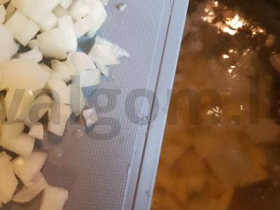 Sardinių ir orzo makaronų žuvies sriuba Žingsnis 2