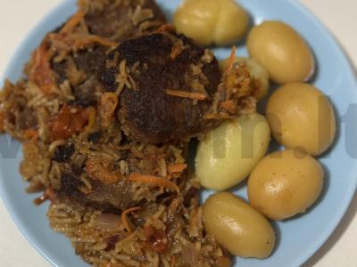 Kotletai su makaronų apkepu pagrindine nuotrauka