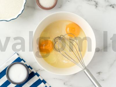 Blynai su plakta grietine Žingsnis 1