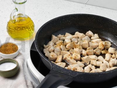 Keptas ryžiai su vištiena ir kiaušiniu Žingsnis 4