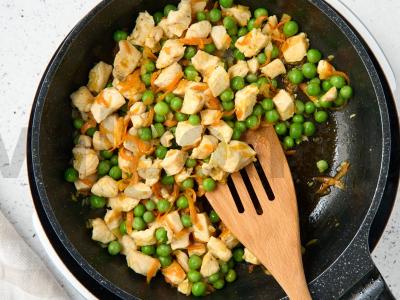 Keptas ryžiai su vištiena ir kiaušiniu Žingsnis 6