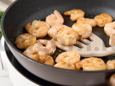 Krevetės su kiaušinių makaronais Žingsnis 5