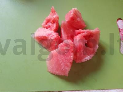 Saldus smoothie su vynuogėmis, arbūzu ir kriauše Žingsnis 1