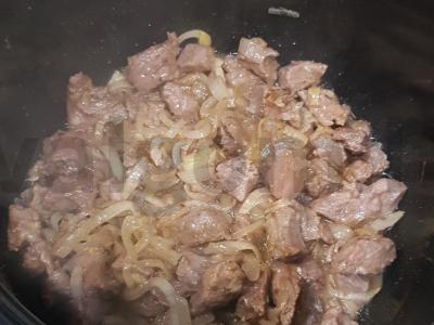 Jautienos troškinys lėtojoje viryklėje Žingsnis 2