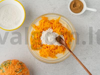 Kvapnus pyragas su moliūgu Žingsnis 3