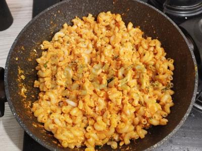 Makaronai kiaušinių-tomato padaže Žingsnis 7