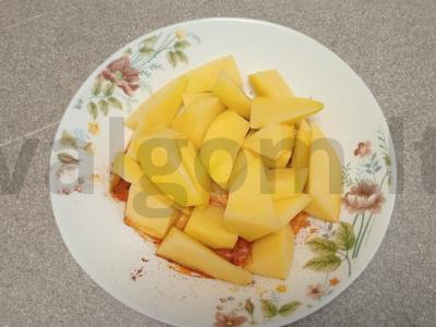 Vištienos šlaunelė, kepta su bulvėmis ir brokoliais Žingsnis 2