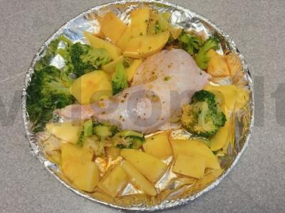 Vištienos šlaunelė, kepta su bulvėmis ir brokoliais Žingsnis 6