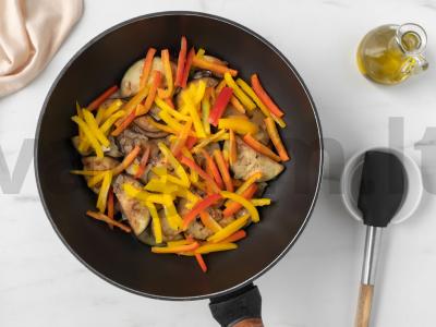 Wok su vištiena ir daržovėmis Žingsnis 9