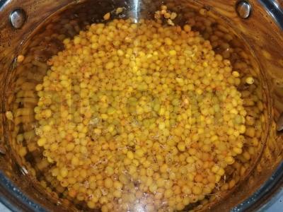 Šaltalankių kompotas su medumi Žingsnis 1