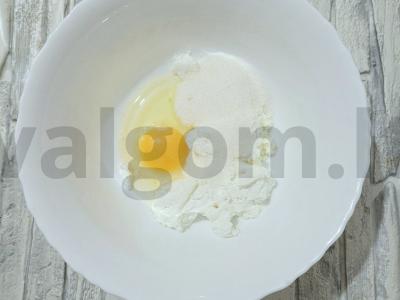 Nuostabūs varškės sūrio riestainiai Žingsnis 1