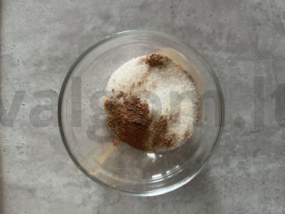 Obuoliai su cinamonu sluoksniuote tešloje Žingsnis 3