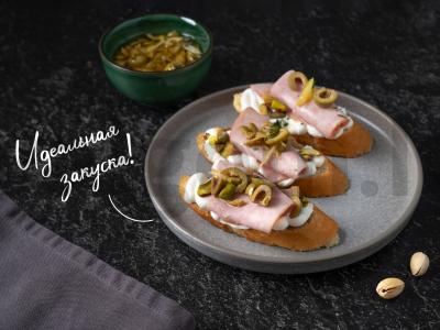 Krostinai su rikota ir kumpiu pagrindine nuotrauka