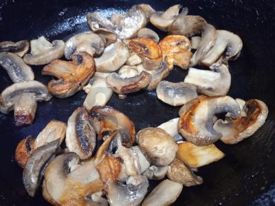 Kvinoja su pievagrybiais ir mocarela Žingsnis 2