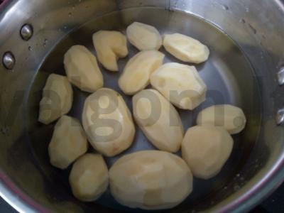 Bulvių košė su žaliu svogūnu ir sviestu Žingsnis 1