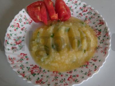 Bulvių košė su žaliu svogūnu ir sviestu pagrindine nuotrauka