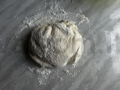 Pyragas su bulvių koše, šonine ir žaliuosius svogūnais Žingsnis 4