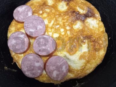 Sumuštinis su kiaušiniu, Krakovo dešra ir mocarela Žingsnis 5