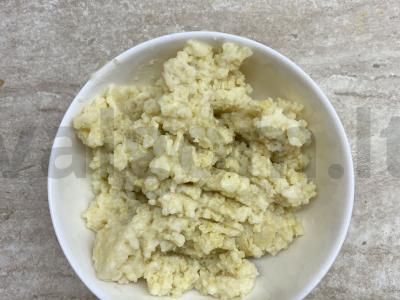 Kviečių košė su bananais, avietėmis ir graikiniais riešutais Žingsnis 2