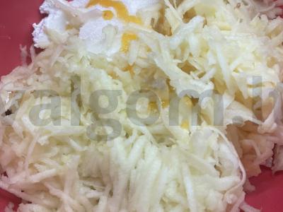 Obuolių ir varškės apkepas Žingsnis 4