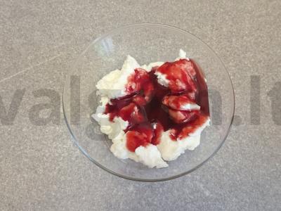 Kefyro varškė su braškėmis ir pekano riešutais Žingsnis 5