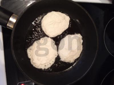 Greiti varškės blynai Žingsnis 4