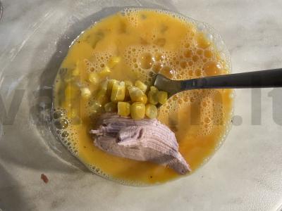 Kiaušinienė su mėsos paštetu ir kukurūzais Žingsnis 2